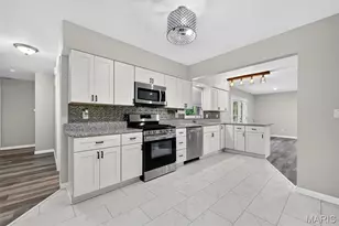 11 Highland Dr, Saint Charles, MO 63303 - Photo 7