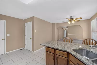 935 W Weybridge Court, Saint Charles, MO 63304 - Photo 15