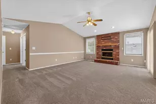 935 W Weybridge Ct, Saint Charles, MO 63304 - Photo 7
