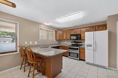 935 W Weybridge Court, Saint Charles, MO 63304 - Photo 13