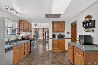 3040 Churchill Drive, Florissant, MO 63033 - Photo 7