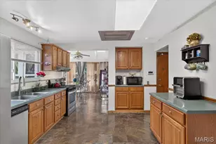 3040 Churchill Dr, Florissant, MO 63033 - Photo 7