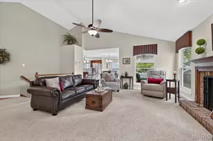 14904 Jockey Club Dr, Chesterfield, MO 63017 - Photo 9