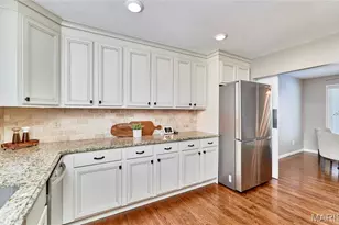 1843 Shadywood Ct, Chesterfield, MO 63017 - Photo 7