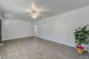 9647 Margo Ann Ln, Woodson Terrace, MO 63134 - Photo 5