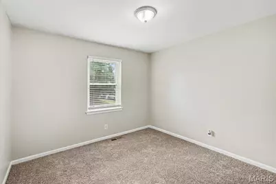 5329 Ville Angela Lane, Hazelwood, MO 63042 - Photo 11