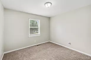 5329 Ville Angela Ln, Hazelwood, MO 63042 - Photo 11