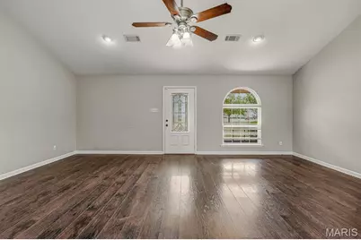 913 S Sutton Place, Kennett, MO 63857 - Photo 5