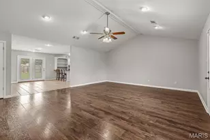 913 S Sutton Pl, Kennett, MO 63857 - Photo 7