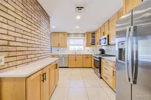 12543 Merrick Dr, Saint Louis, MO 63146 - Photo 19