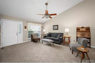 17 Belmonte Court, Lake Saint Louis, MO 63368 - Photo 5
