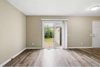 12053 La Padera, Florissant, MO 63033 - Photo 7