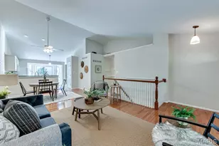 7421 Kenrick Pointe Dr, Shrewsbury, MO 63119 - Photo 7