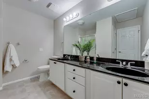 7421 Kenrick Pointe Dr, Shrewsbury, MO 63119 - Photo 23