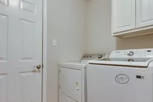 7421 Kenrick Pointe Dr, Shrewsbury, MO 63119 - Photo 27