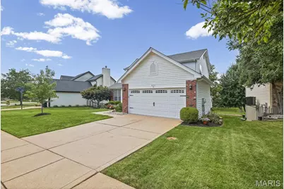 9757 Tesson Creek Estates Drive, Saint Louis, MO 63123 - Photo 3