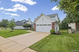 9757 Tesson Creek Estates Dr, Saint Louis, MO 63123 - Photo 3