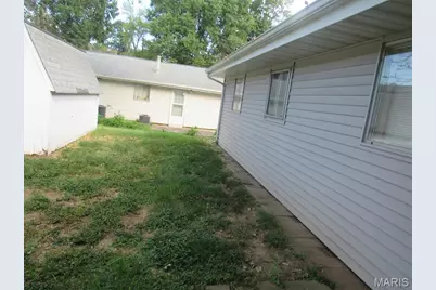 9707 Corregidor Drive, Woodson Terrace, MO 63134 - Photo 9