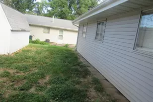 9707 Corregidor Dr, Woodson Terrace, MO 63134 - Photo 9