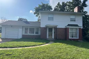 1939 Dyer Ave, Overland, MO 63114 - Photo 1