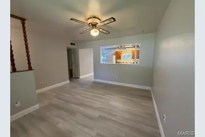 660 Central Parkway, Florissant, MO 63031 - Photo 7