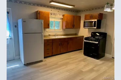 660 Central Parkway, Florissant, MO 63031 - Photo 3