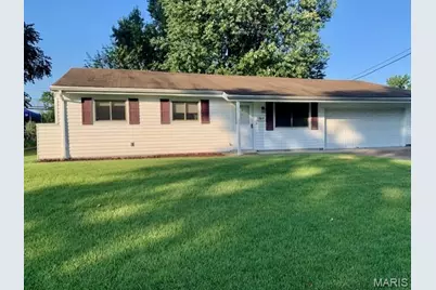660 Central Parkway, Florissant, MO 63031 - Photo 1