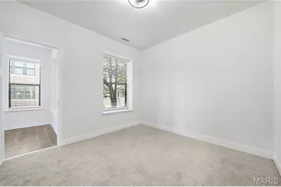 527 Clara Avenue #10, Saint Louis, MO 63112 - Photo 11