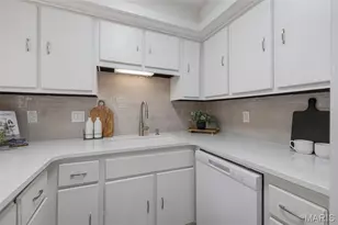 259 Ramsey Ln, Ballwin, MO 63021 - Photo 13