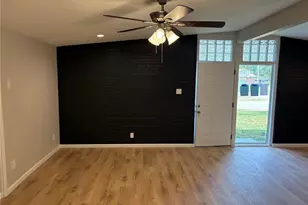 8410 Bayberry Dr, Berkeley, MO 63134 - Photo 3