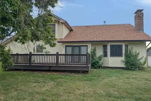 24 Huntington Pkwy, Saint Charles, MO 63301 - Photo 3