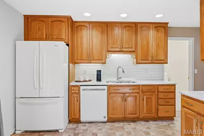 854 La Bonne Parkway, Manchester, MO 63021 - Photo 11