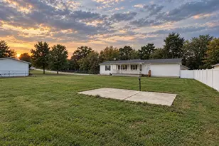 302 Roosevelt Ave, Warrenton, MO 63383 - Photo 17