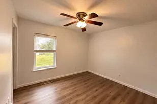 302 Roosevelt Ave, Warrenton, MO 63383 - Photo 11