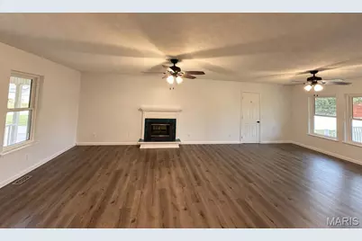 302 Roosevelt Avenue, Warrenton, MO 63383 - Photo 7