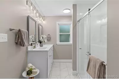 553 Westview Drive, University City, MO 63130 - Photo 15