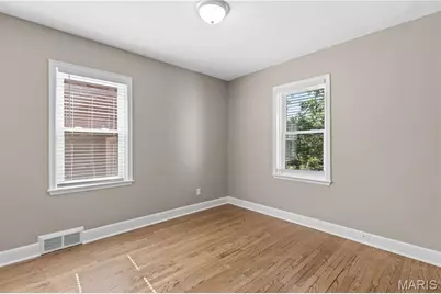 553 Westview Drive, University City, MO 63130 - Photo 21