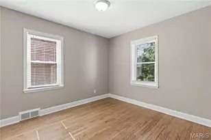 553 Westview Dr, University City, MO 63130 - Photo 21