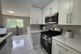 11923 Barkman Dr, Saint Louis, MO 63146 - Photo 9