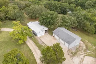 738 Johnson Rd, Bloomsdale, MO 63627 - Photo 57