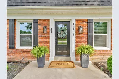 15765 Carriage Hill Drive, Chesterfield, MO 63017 - Photo 3