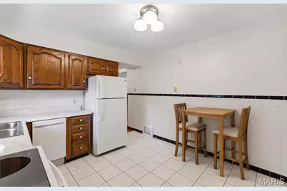 525 S Castello Street, Florissant, MO 63031 - Photo 7