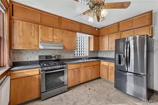 3942 Dover Pl, Saint Louis, MO 63116 - Photo 23