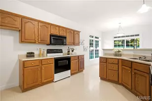 2450 Golden Bear Way, Wentzville, MO 63385 - Photo 13