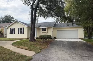 101 S Willow Grove Ct, Saint Peters, MO 63376 - Photo 1