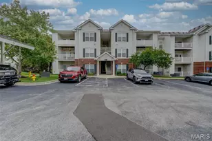 37 Kassebaum Ln, Saint Louis, MO 63129 - Photo 1