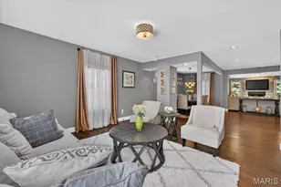 10419 Capitol Pl, Saint Louis, MO 63131 - Photo 5