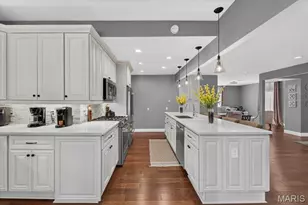 10419 Capitol Pl, Saint Louis, MO 63131 - Photo 13