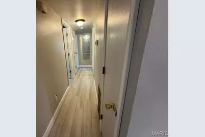 660 Central Parkway, Florissant, MO 63031 - Photo 7