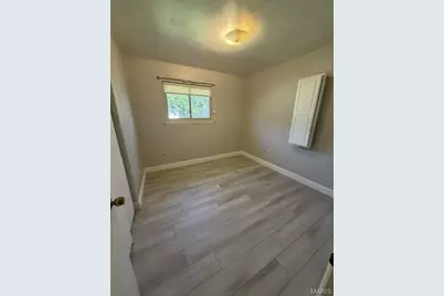 660 Central Parkway, Florissant, MO 63031 - Photo 11